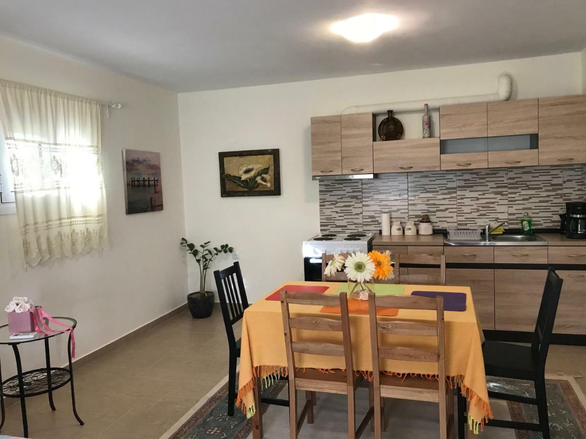 פלטאריה Armonia Apartment מראה חיצוני תמונה
